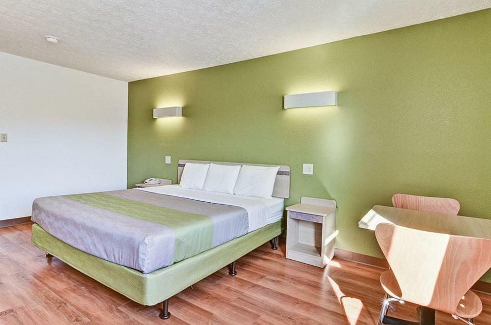 Economy Inn Pittsburgh Airport Moon Township Екстер'єр фото